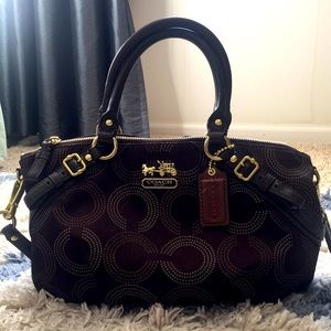 Coach purse, lightly used. Excellent condition.